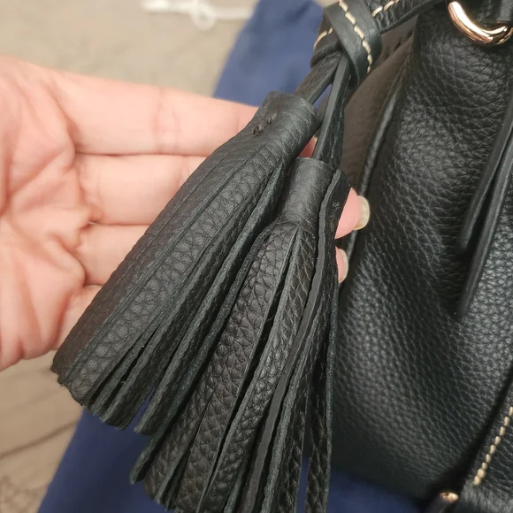 Dooney & Bourke Black Sorrento Medium Satchel Bag Like New Carried Once - Picture 4 of 10